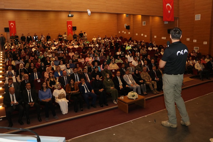 "En İyi Narkotik Polisi Anne” Konulu Konferans Düzenlendi