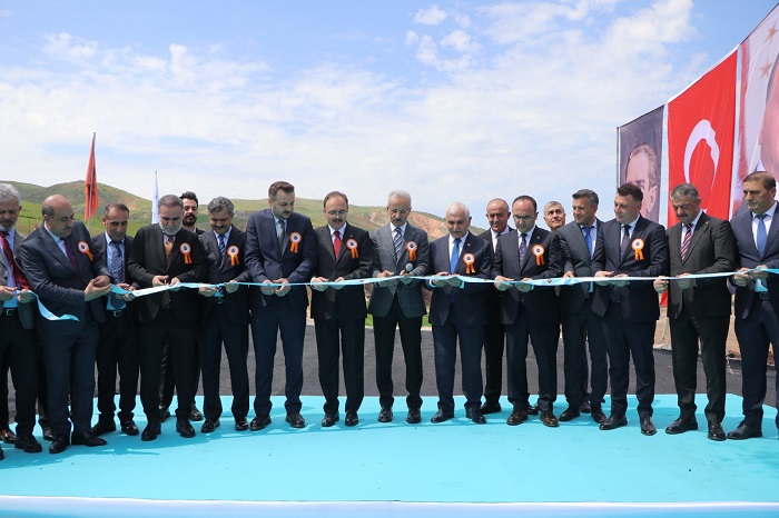 Siirt-Kurtalan Yolu Ulaştırma Bakanımız Sayın Abdulkadir Uraloğlu’nun Katılımıyla Törenle Hizmete Açıldı